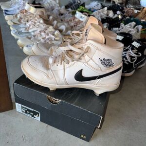 Nike Retro 1 Baseball Cleats